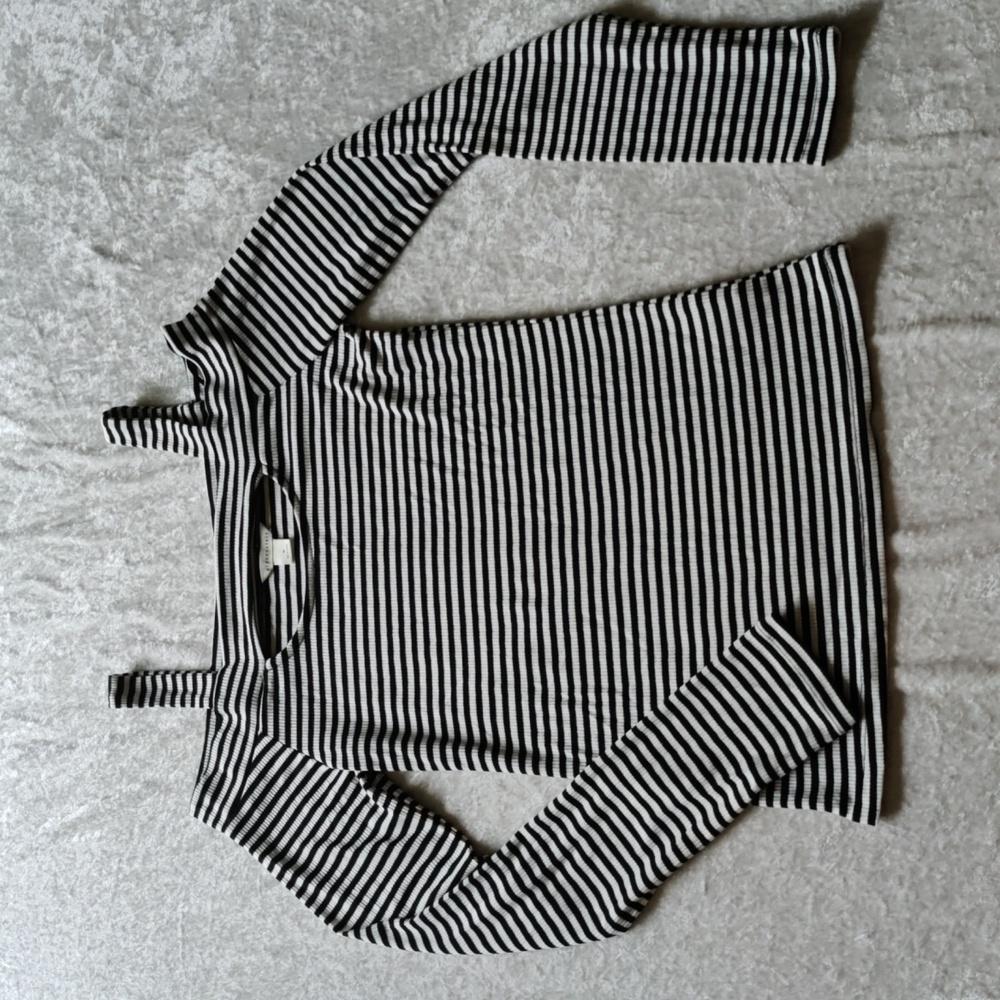 Women's long sleeve top, Size Medium, Aeropostale